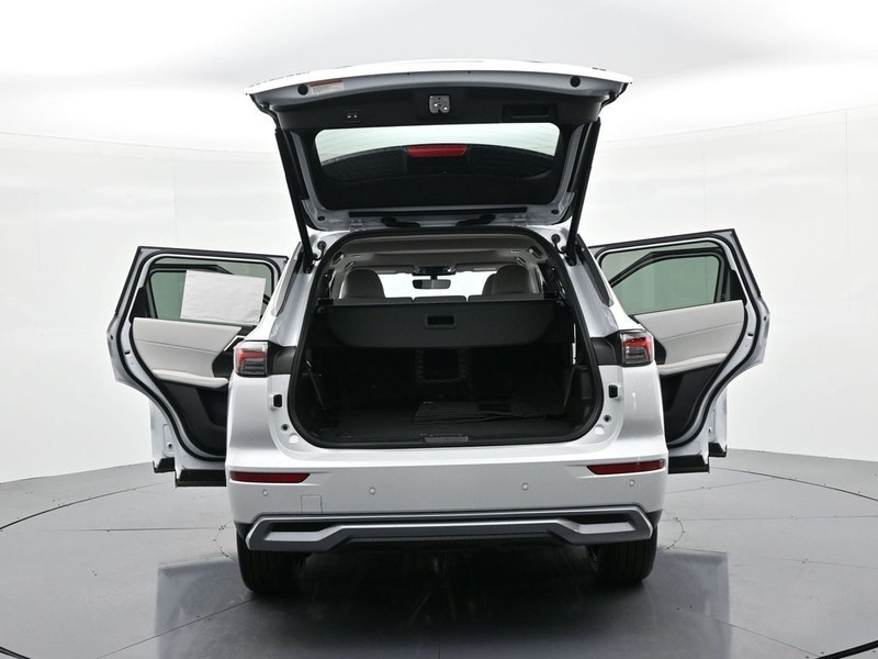 Mitsubishi Outlander Vehicle Full-screen Gallery Image 28