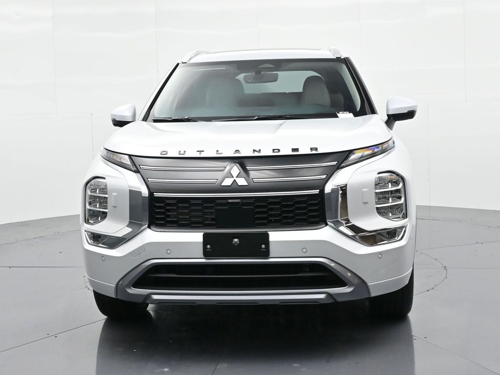 Mitsubishi Outlander Vehicle Full-screen Gallery Image 3