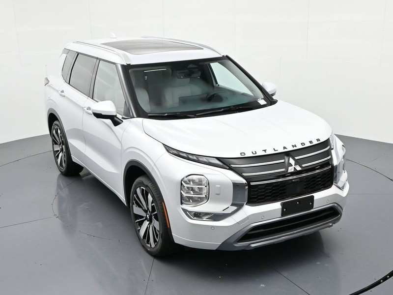 Mitsubishi Outlander Vehicle Full-screen Gallery Image 18