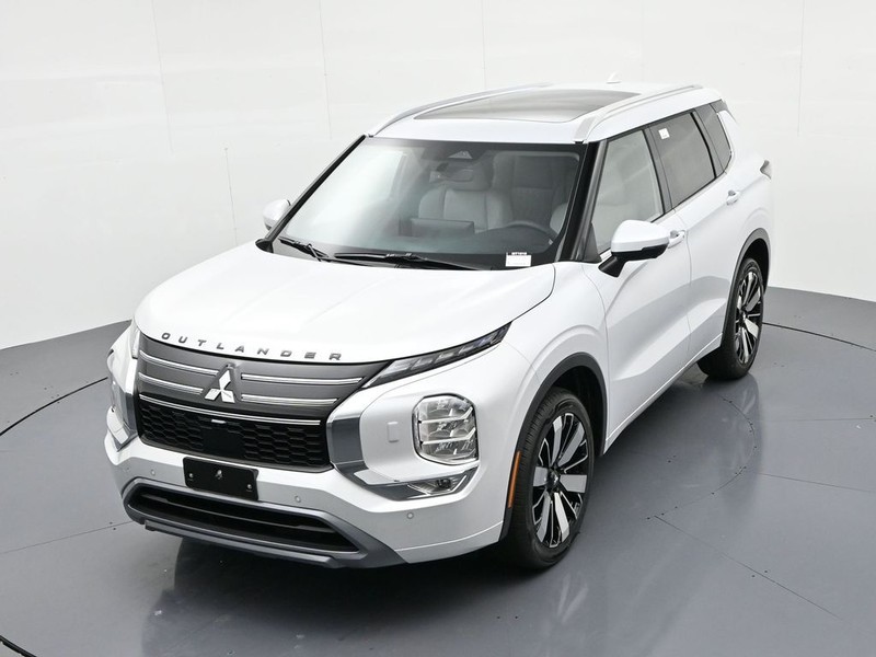 Mitsubishi Outlander Vehicle Full-screen Gallery Image 20
