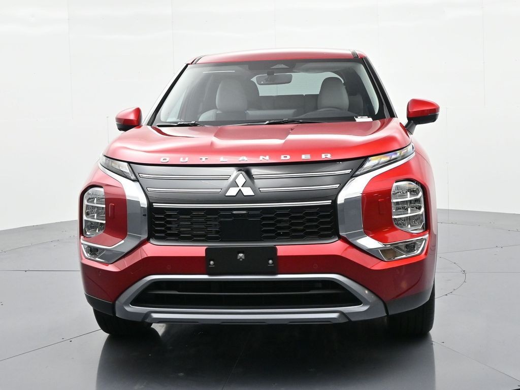 Mitsubishi Outlander Vehicle Full-screen Gallery Image 3