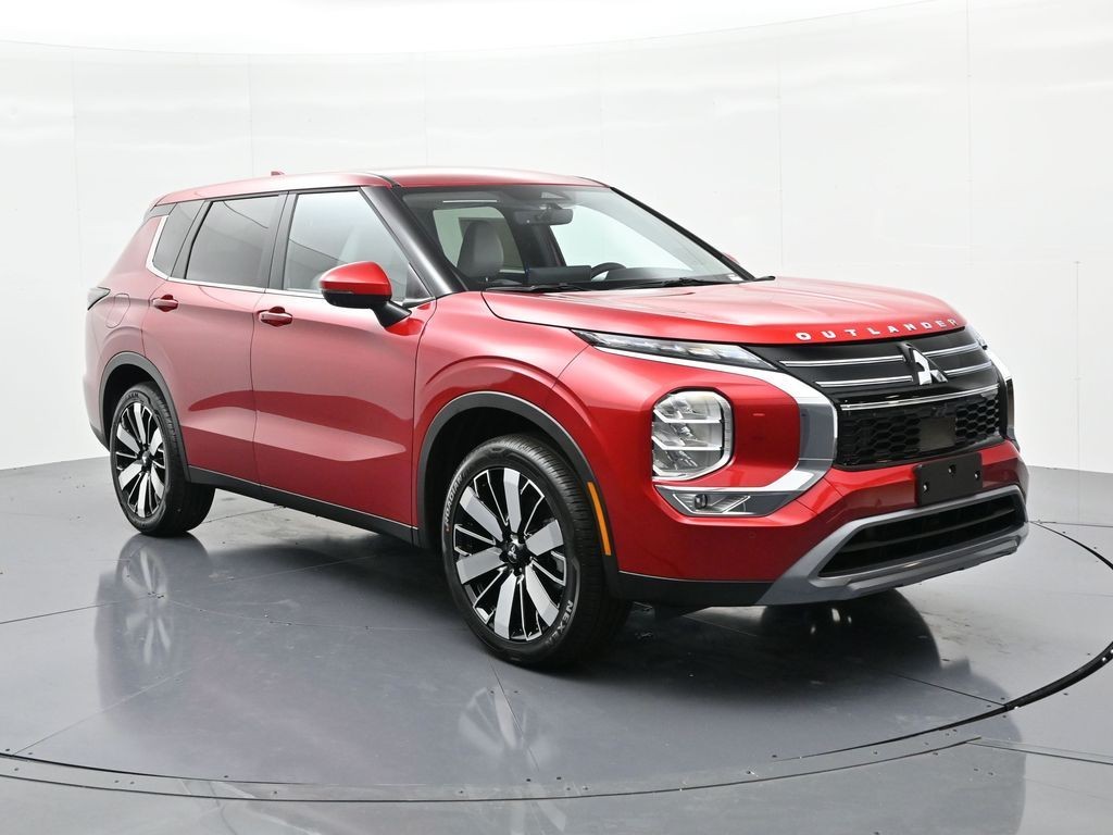 Mitsubishi Outlander Vehicle Full-screen Gallery Image 4