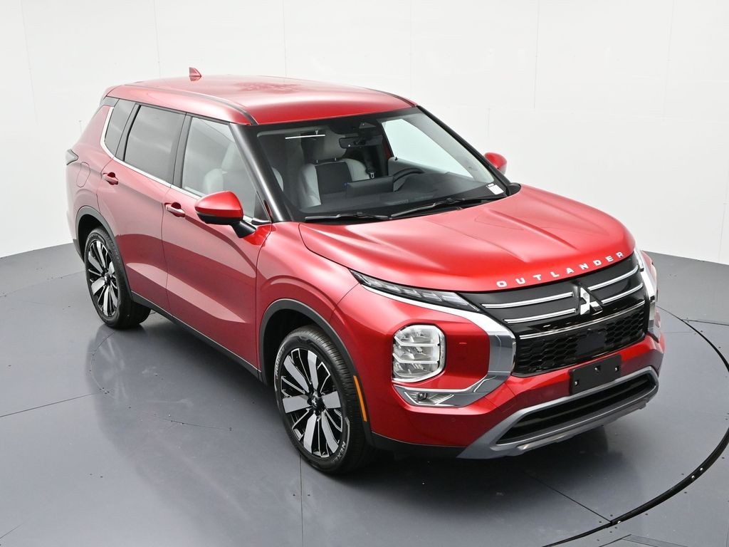 Mitsubishi Outlander Vehicle Full-screen Gallery Image 17