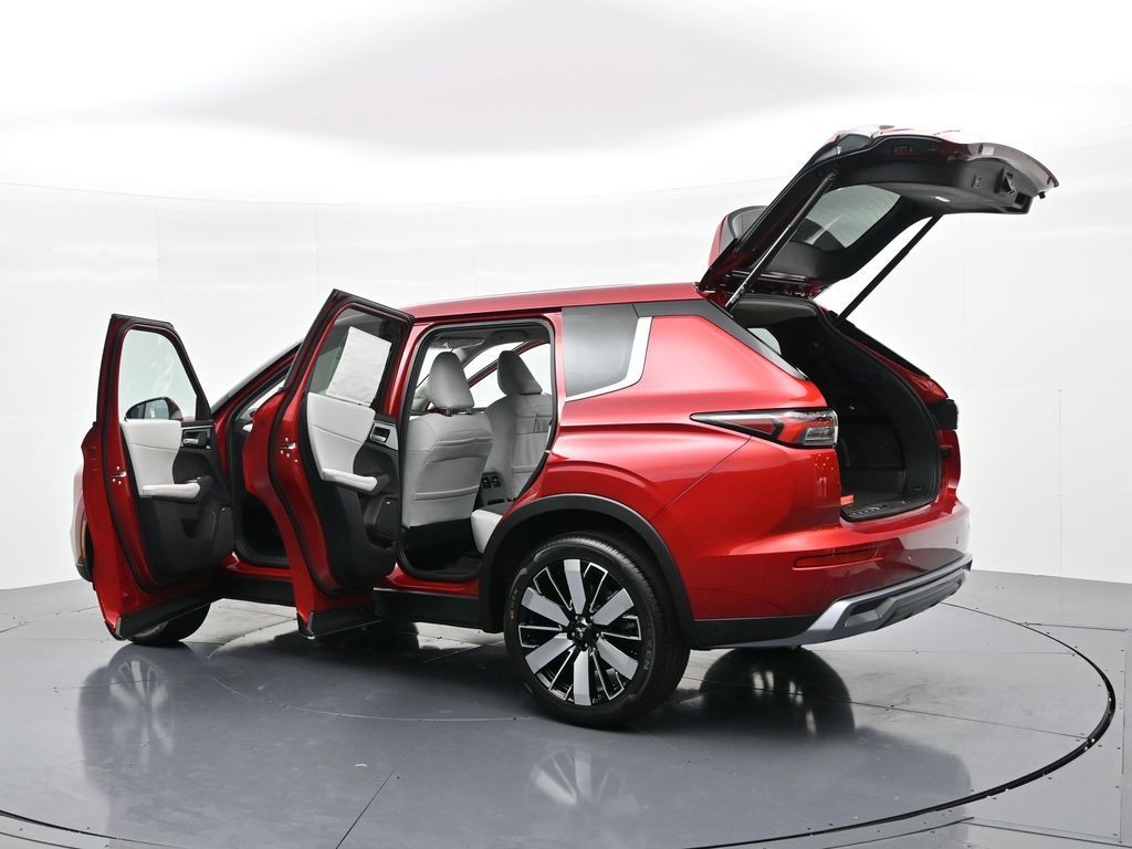 Mitsubishi Outlander Vehicle Full-screen Gallery Image 26