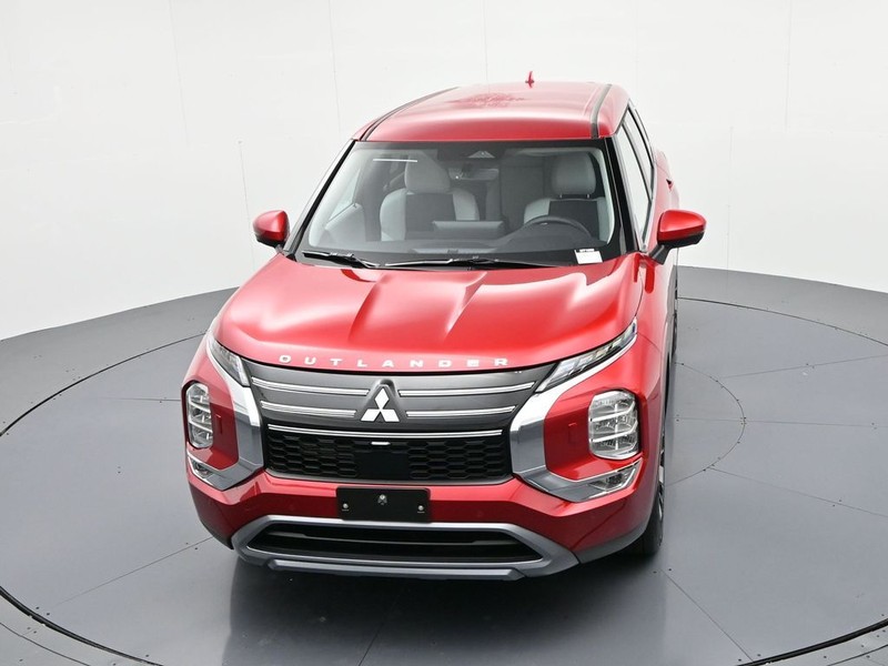 Mitsubishi Outlander Vehicle Full-screen Gallery Image 18