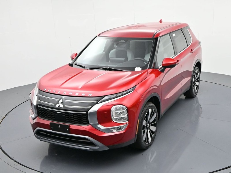 Mitsubishi Outlander Vehicle Full-screen Gallery Image 19