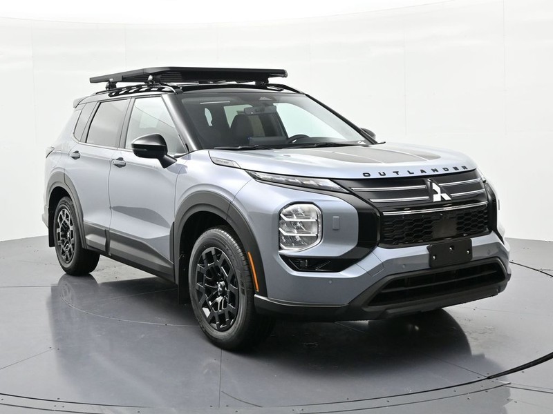 Mitsubishi Outlander Vehicle Full-screen Gallery Image 4