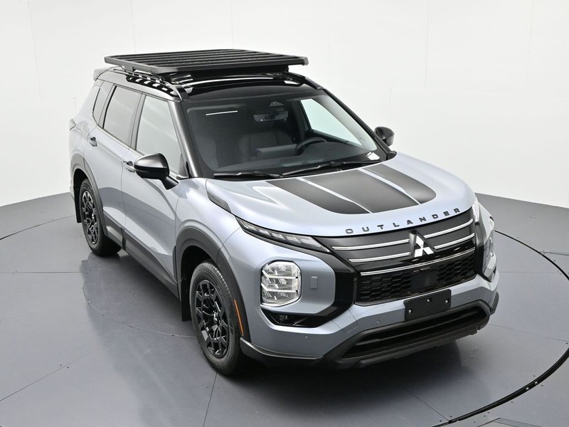 Mitsubishi Outlander Vehicle Full-screen Gallery Image 10