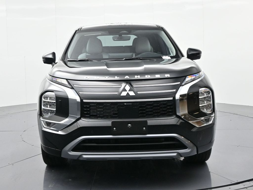 Mitsubishi Outlander Vehicle Full-screen Gallery Image 3