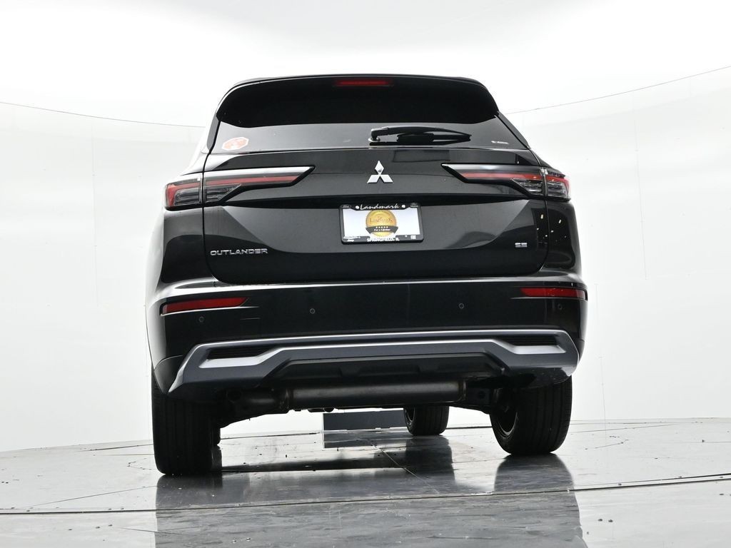 Mitsubishi Outlander Vehicle Full-screen Gallery Image 20