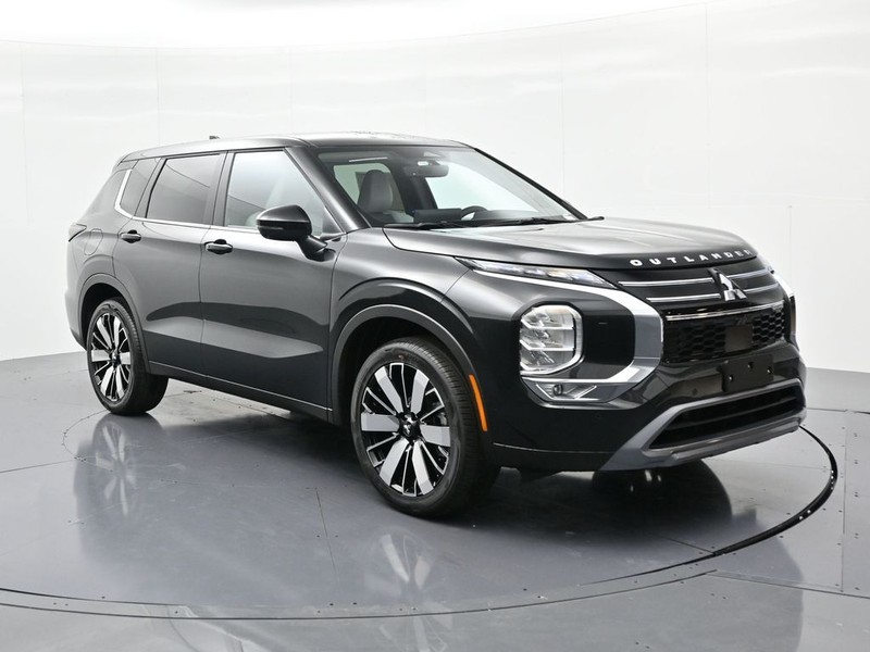 Mitsubishi Outlander Vehicle Full-screen Gallery Image 4