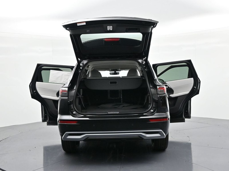 Mitsubishi Outlander Vehicle Full-screen Gallery Image 26