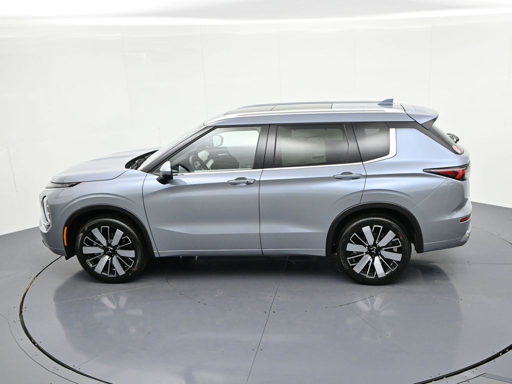 Mitsubishi Outlander Vehicle Full-screen Gallery Image 19
