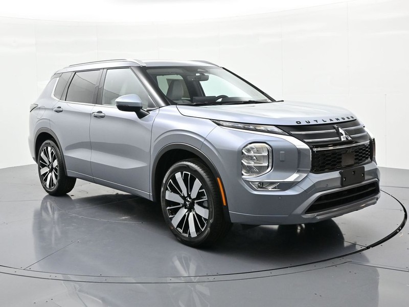 Mitsubishi Outlander Vehicle Full-screen Gallery Image 4