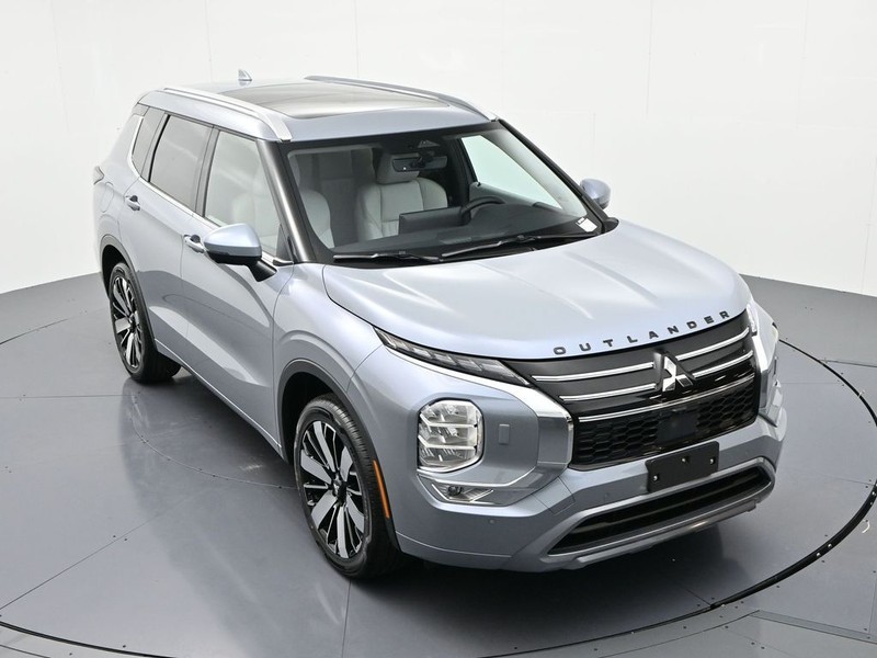 Mitsubishi Outlander Vehicle Full-screen Gallery Image 16