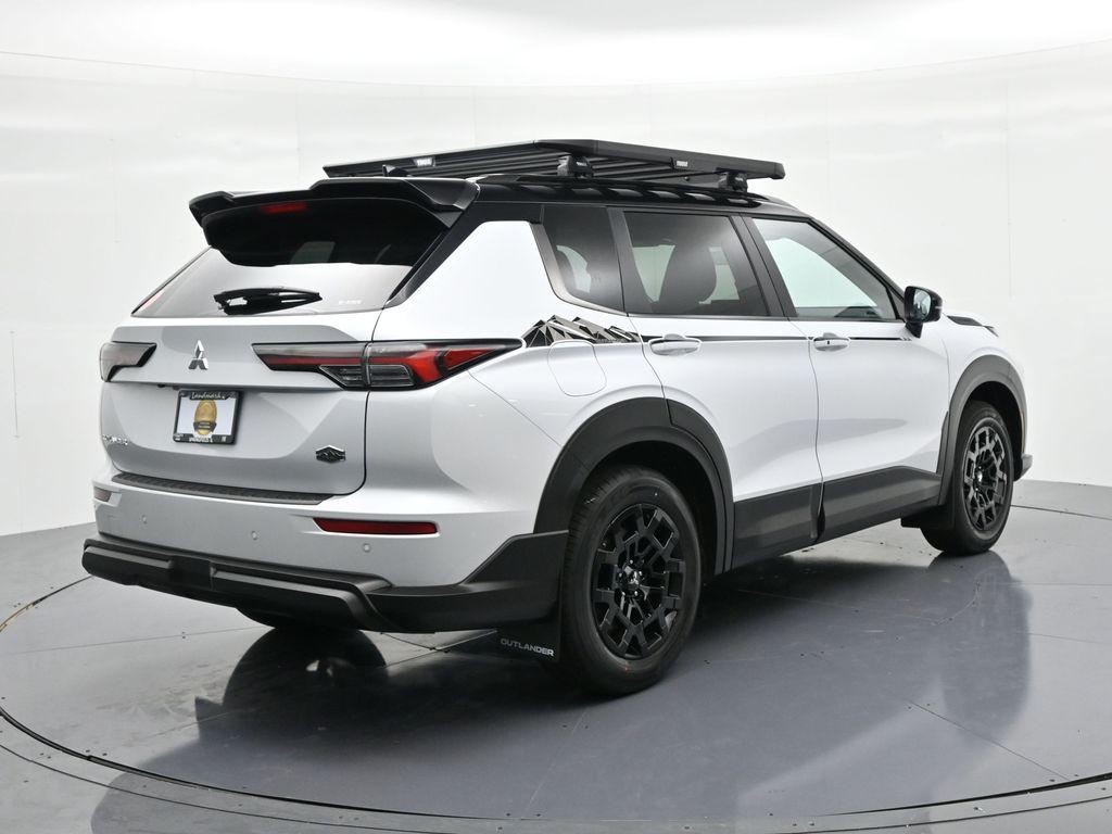 Mitsubishi Outlander Vehicle Full-screen Gallery Image 6