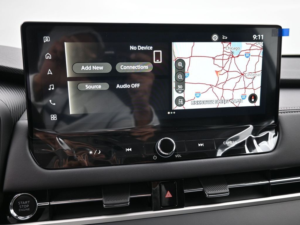 Mitsubishi Outlander Vehicle Full-screen Gallery Image 10