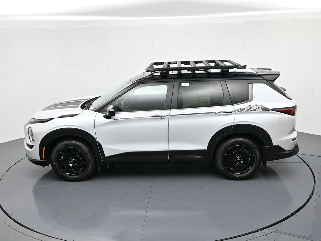 Mitsubishi Outlander Vehicle Full-screen Gallery Image 20