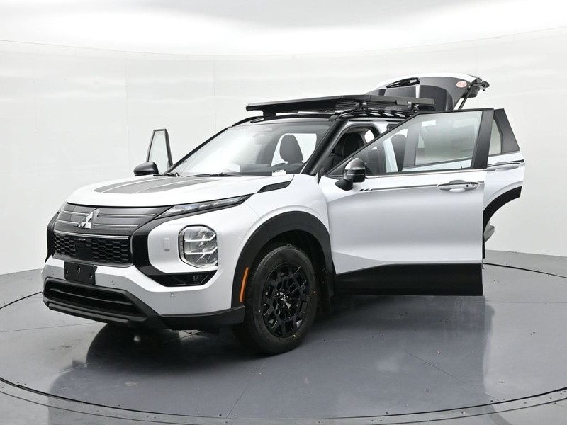 Mitsubishi Outlander Vehicle Full-screen Gallery Image 27