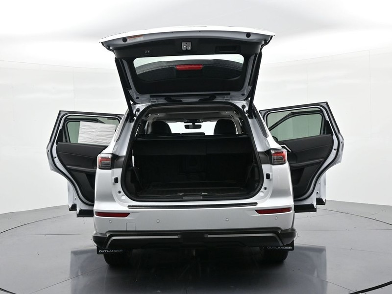 Mitsubishi Outlander Vehicle Full-screen Gallery Image 28