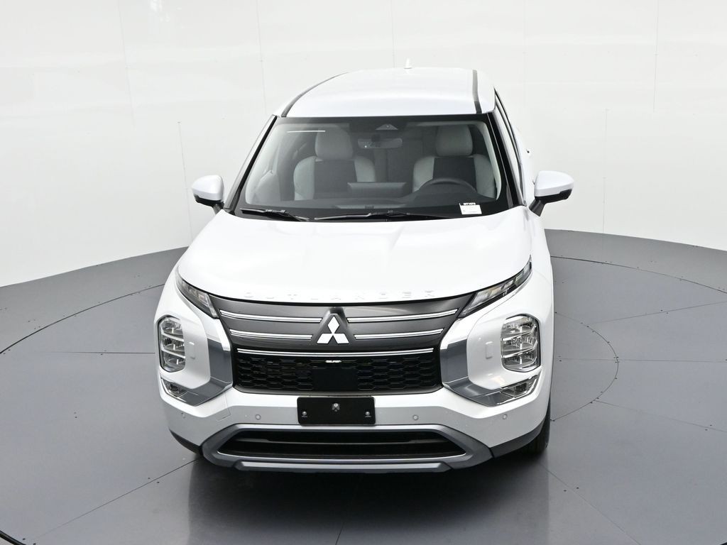 Mitsubishi Outlander Vehicle Full-screen Gallery Image 17
