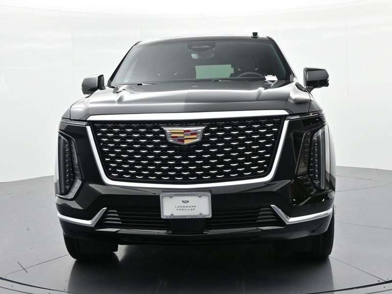 Cadillac Escalade Vehicle Full-screen Gallery Image 3
