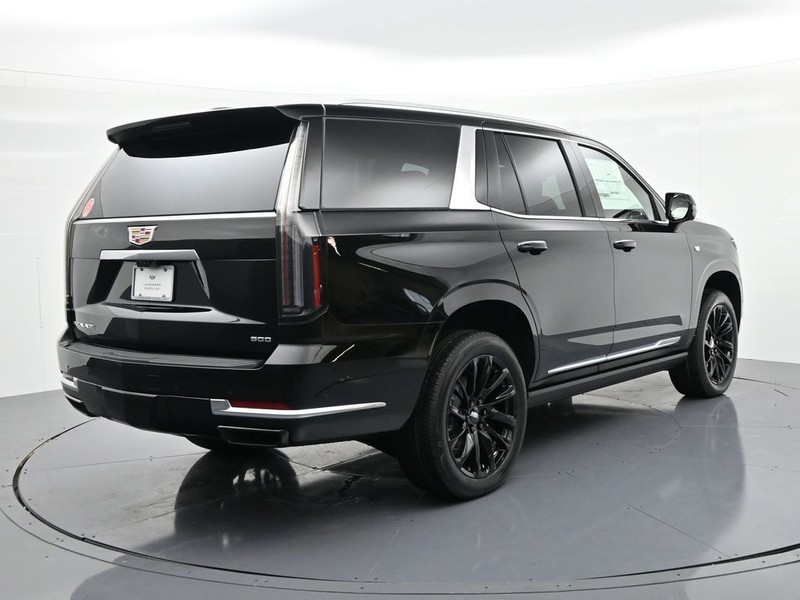 Cadillac Escalade Vehicle Full-screen Gallery Image 6
