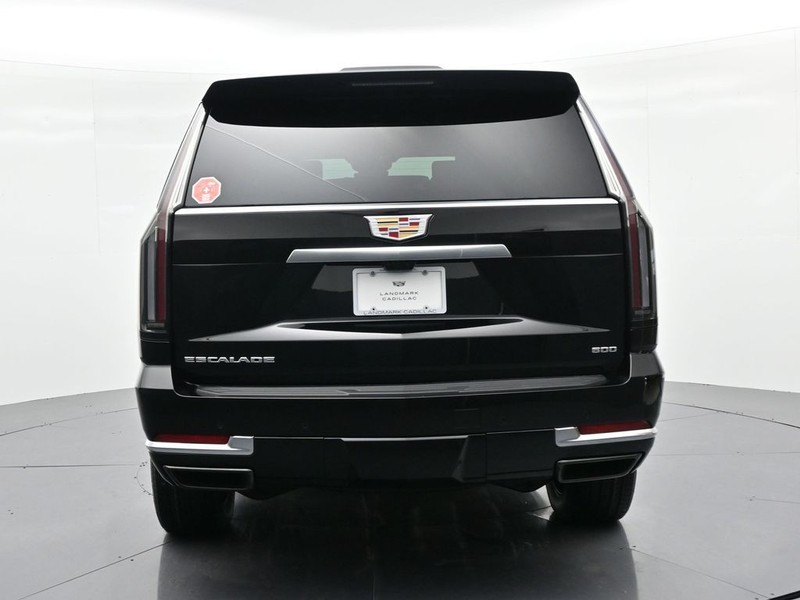 Cadillac Escalade Vehicle Full-screen Gallery Image 7