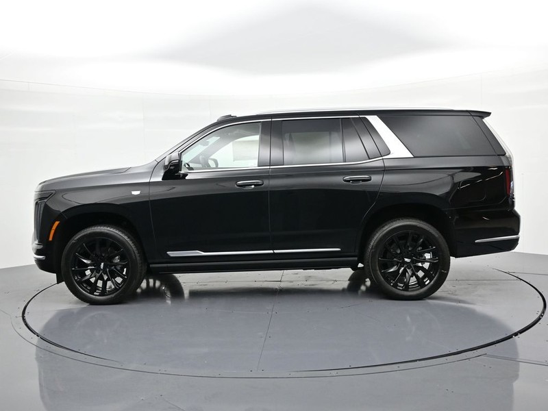 Cadillac Escalade Vehicle Full-screen Gallery Image 9