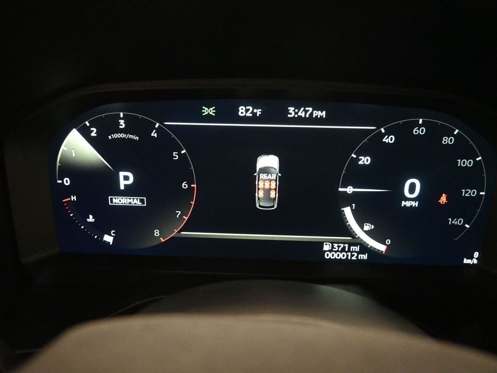 Mitsubishi Outlander Vehicle Full-screen Gallery Image 9