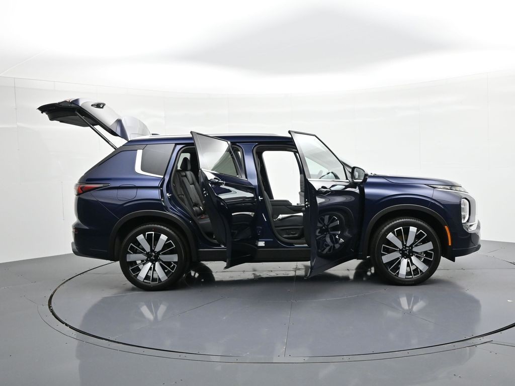Mitsubishi Outlander Vehicle Full-screen Gallery Image 31