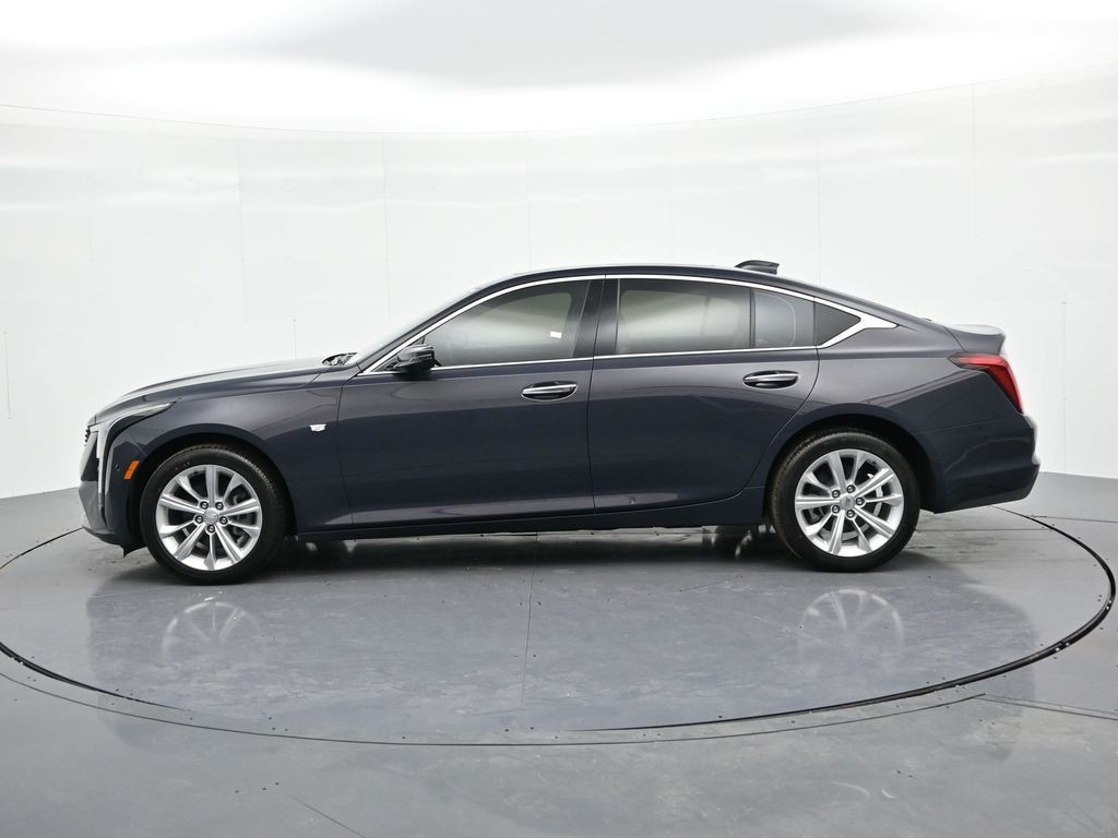 Cadillac CT5 Vehicle Full-screen Gallery Image 9