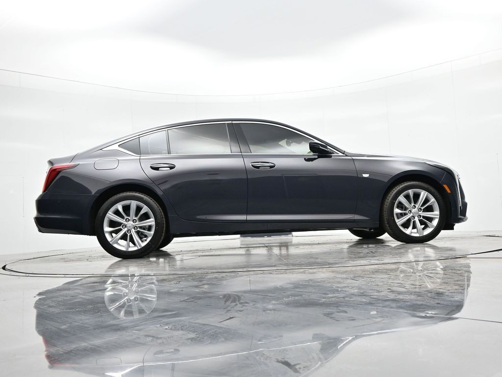Cadillac CT5 Vehicle Full-screen Gallery Image 24