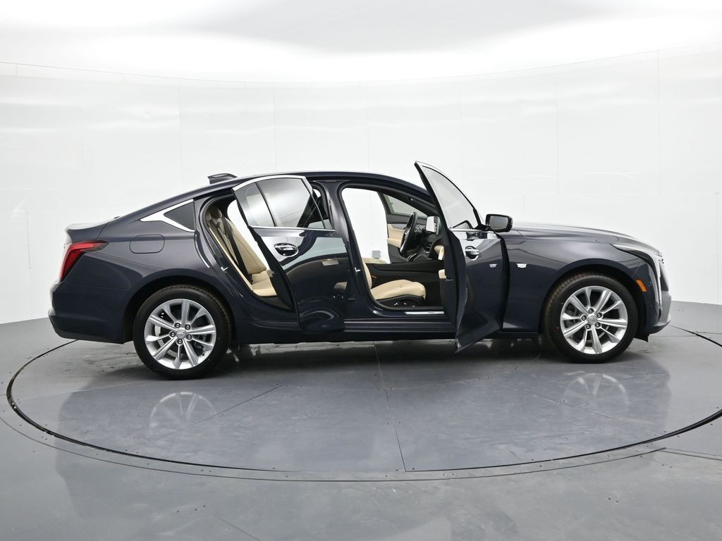 Cadillac CT5 Vehicle Full-screen Gallery Image 25