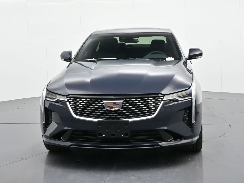 Cadillac CT4 Vehicle Full-screen Gallery Image 3