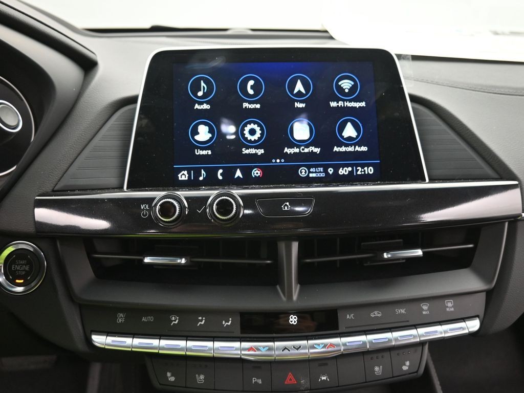 Cadillac CT4 Vehicle Full-screen Gallery Image 10