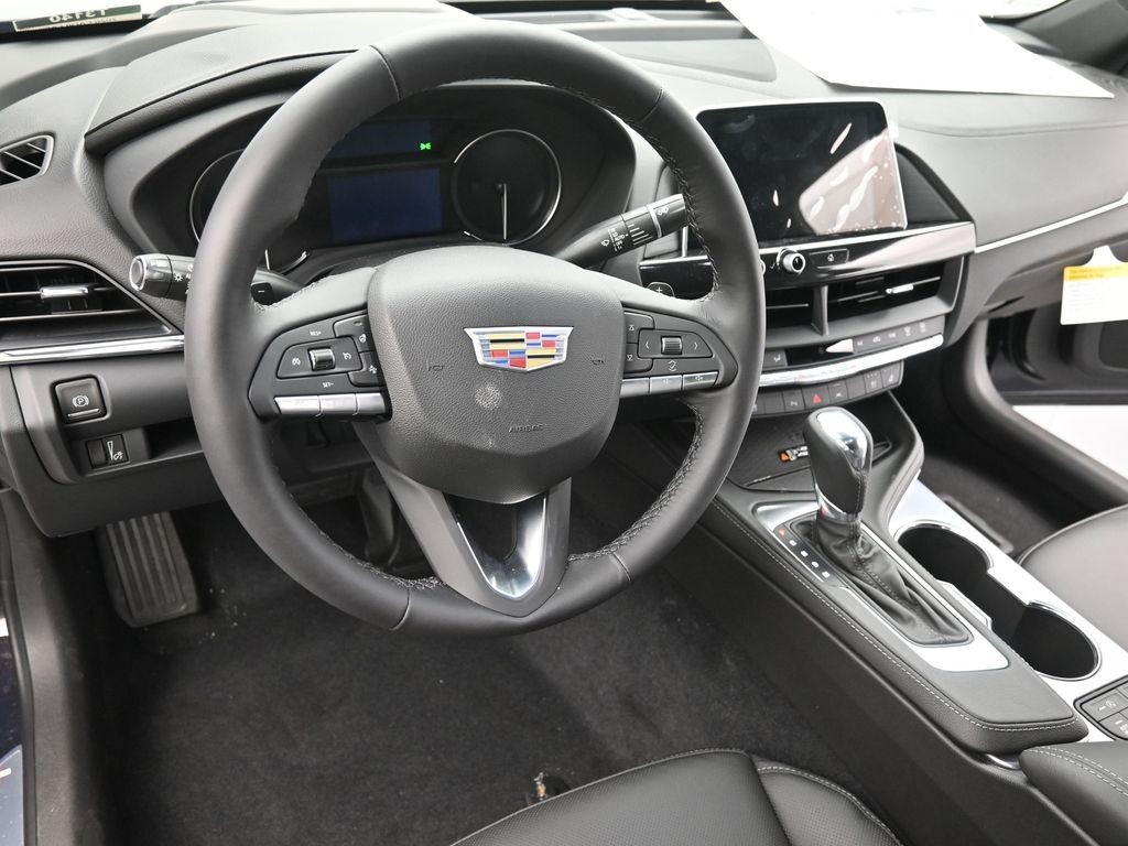 Cadillac CT4 Vehicle Full-screen Gallery Image 14