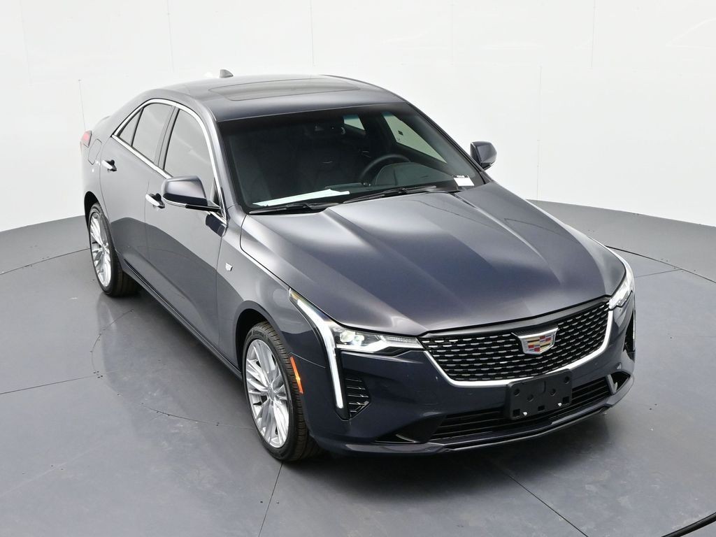 Cadillac CT4 Vehicle Full-screen Gallery Image 15