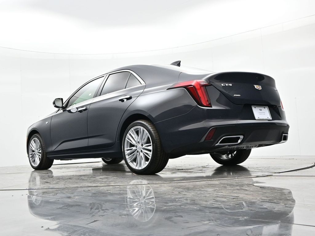 Cadillac CT4 Vehicle Full-screen Gallery Image 19