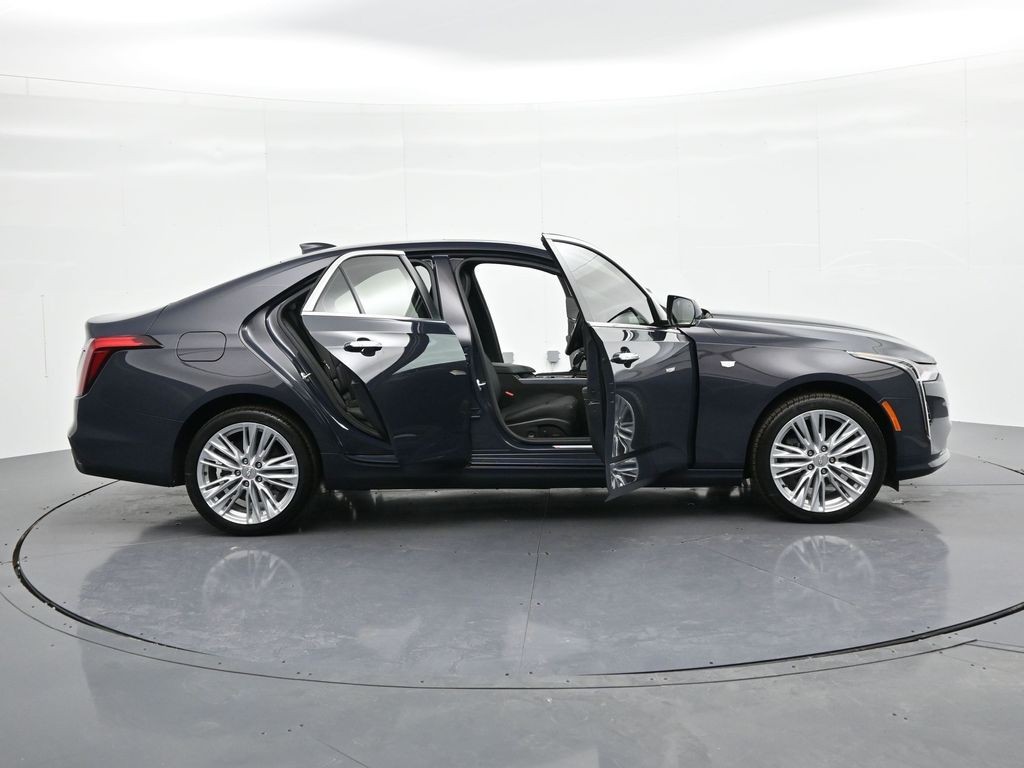 Cadillac CT4 Vehicle Full-screen Gallery Image 23
