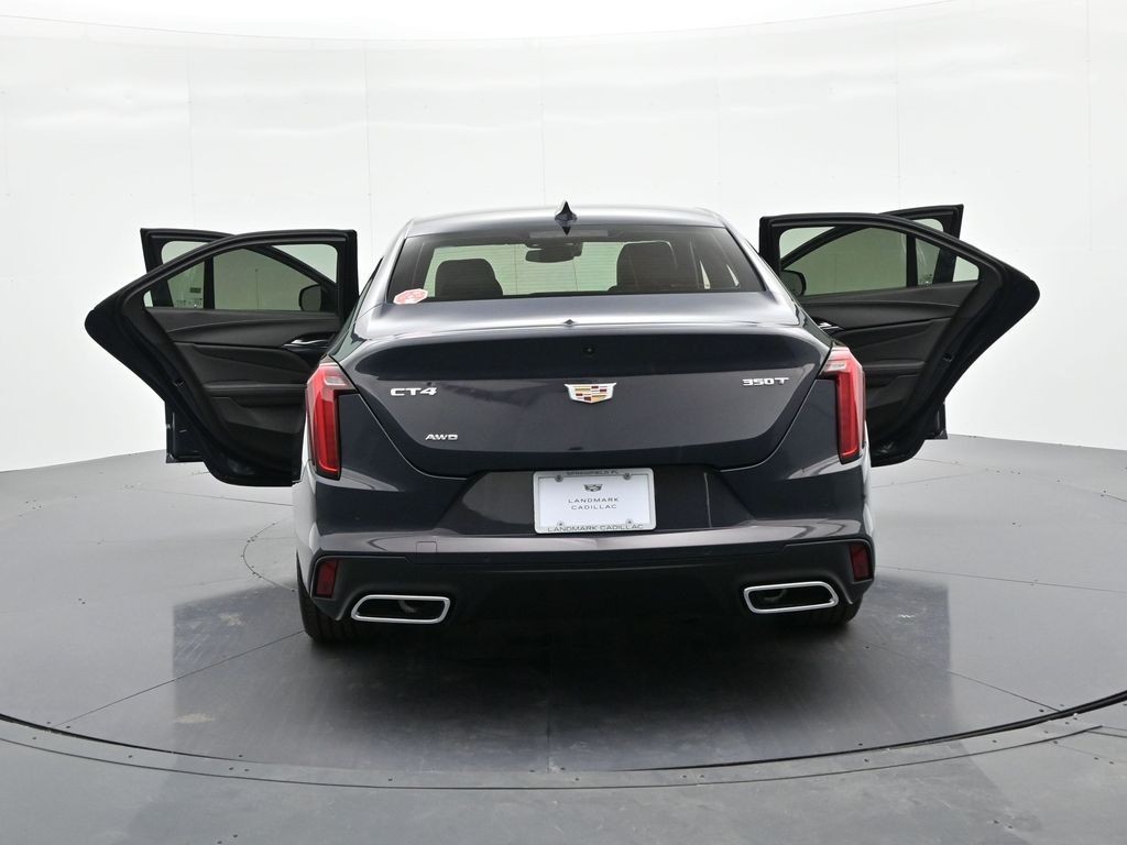 Cadillac CT4 Vehicle Full-screen Gallery Image 26