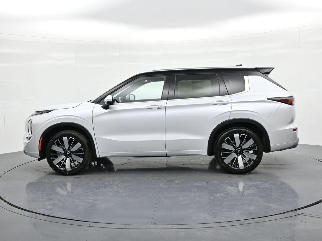 Mitsubishi Outlander Vehicle Full-screen Gallery Image 9
