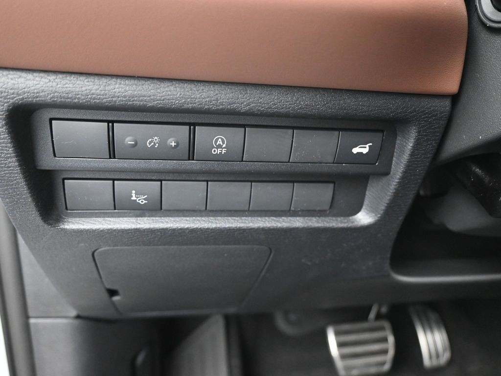 Mitsubishi Outlander Vehicle Full-screen Gallery Image 15