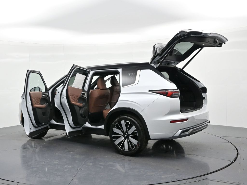 Mitsubishi Outlander Vehicle Full-screen Gallery Image 27