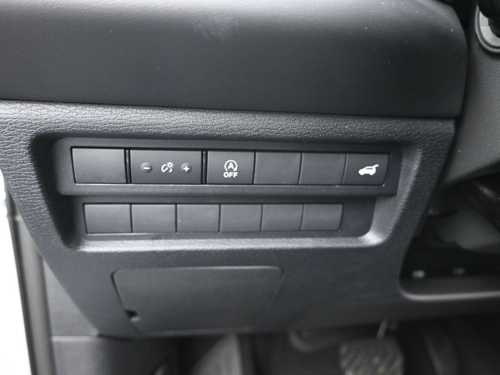 Mitsubishi Outlander Vehicle Full-screen Gallery Image 16