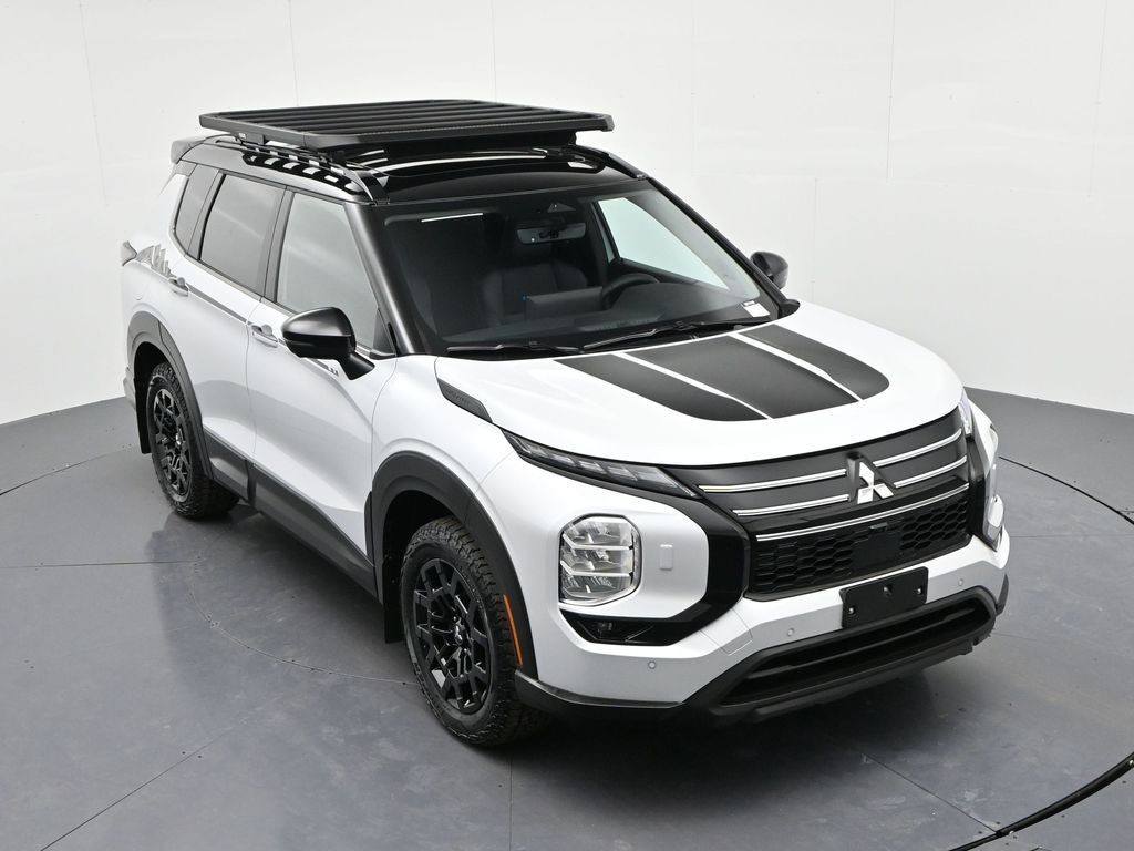 Mitsubishi Outlander Vehicle Full-screen Gallery Image 18