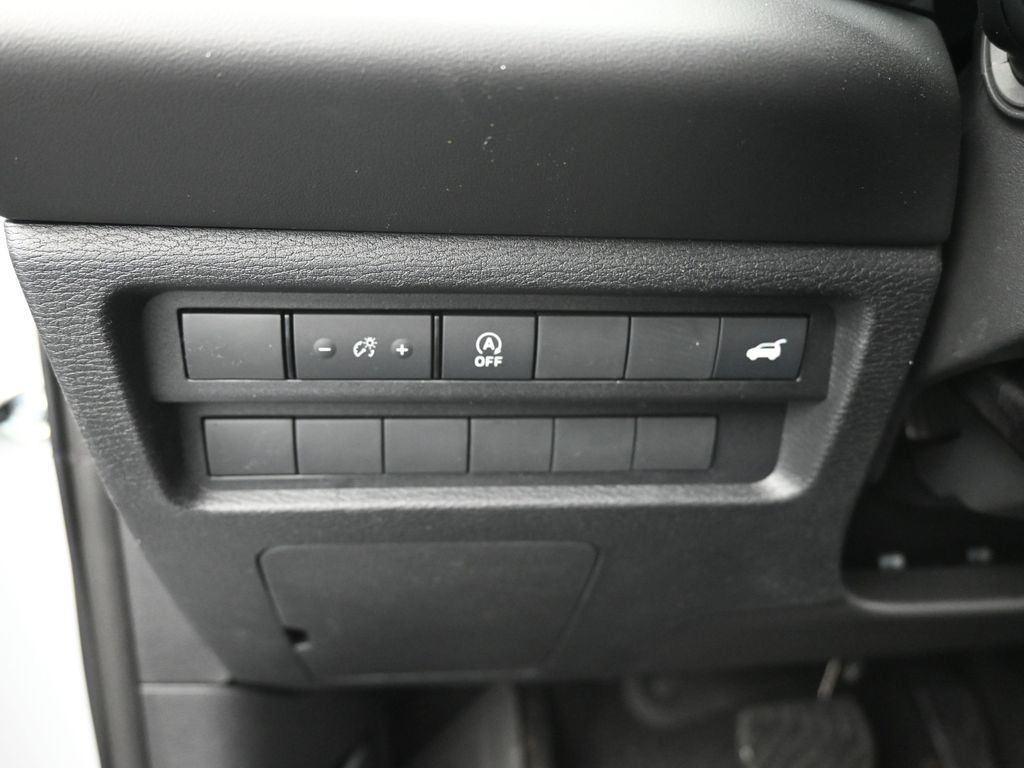 Mitsubishi Outlander Vehicle Full-screen Gallery Image 11