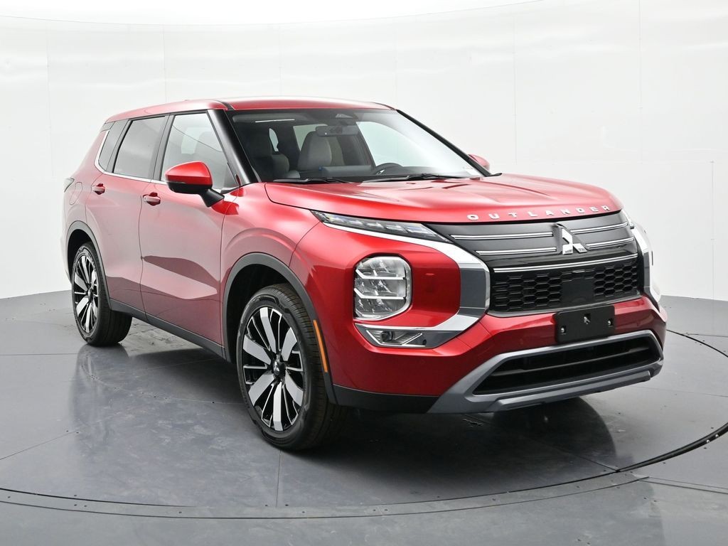 Mitsubishi Outlander Vehicle Full-screen Gallery Image 4