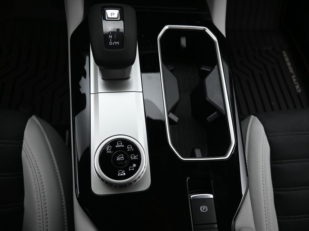 Mitsubishi Outlander Vehicle Full-screen Gallery Image 12