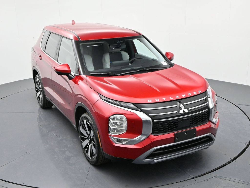 Mitsubishi Outlander Vehicle Full-screen Gallery Image 17